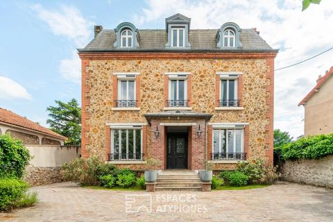 Ensemble immobilier avec jardins : meulière et maison contemporaine