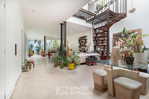 Loft avec piscine intérieure et appartements à usage mixte
