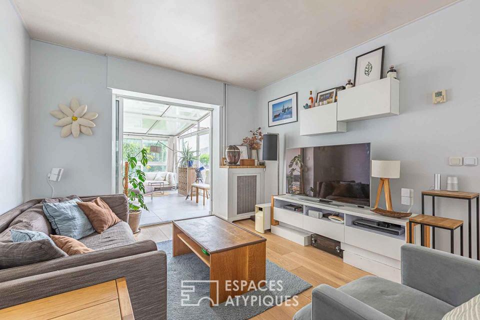 Maison années 30 avec jardin et double garage