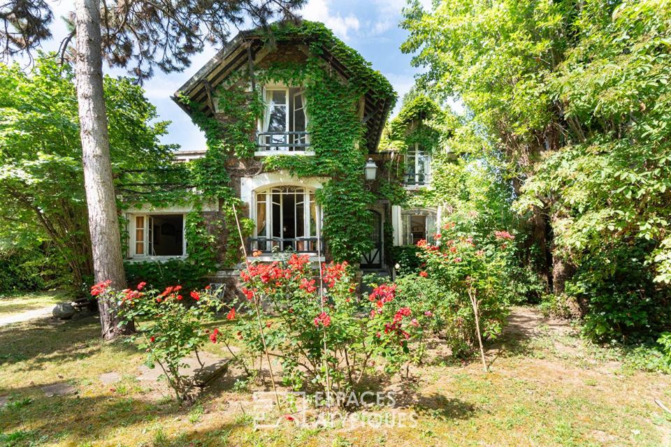 Maison de famille avec dépendance et ponton privé à Joinville le Pont