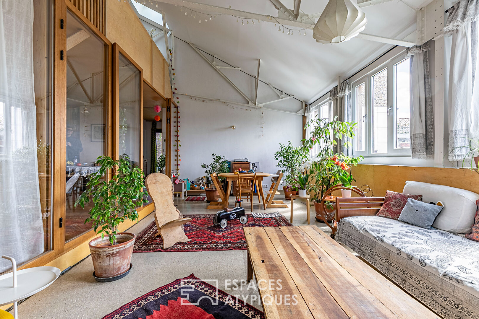 Ecological duplex in an old button shop