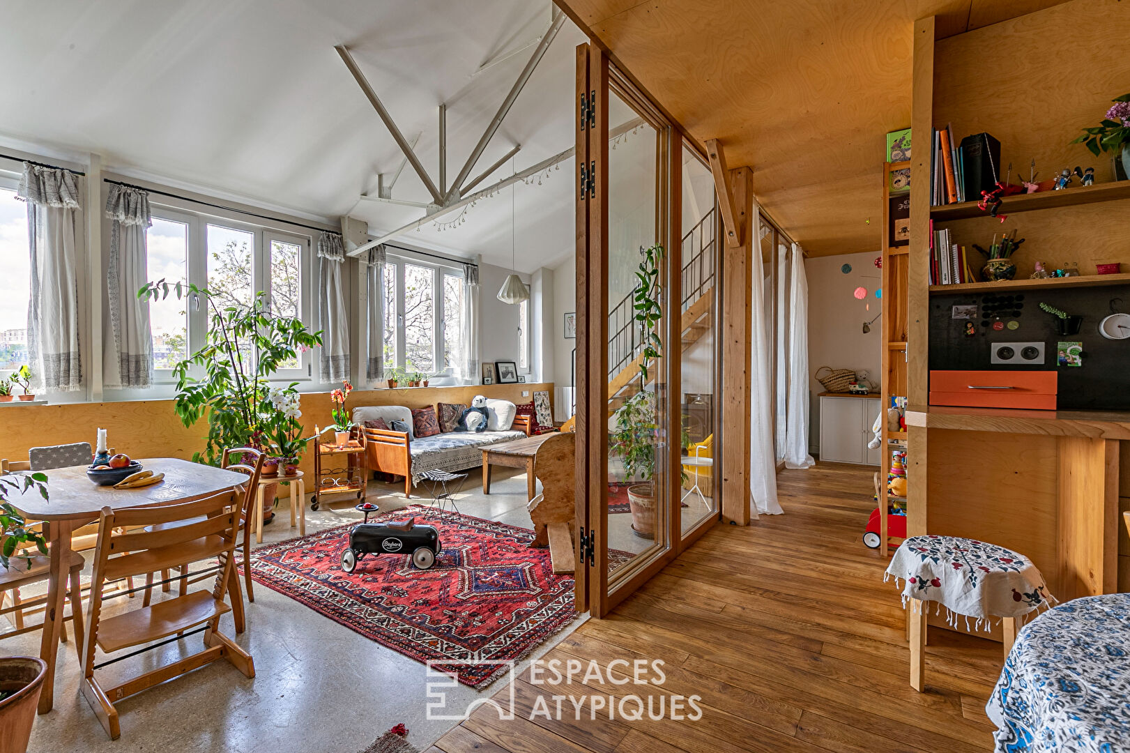 Ecological duplex in an old button shop