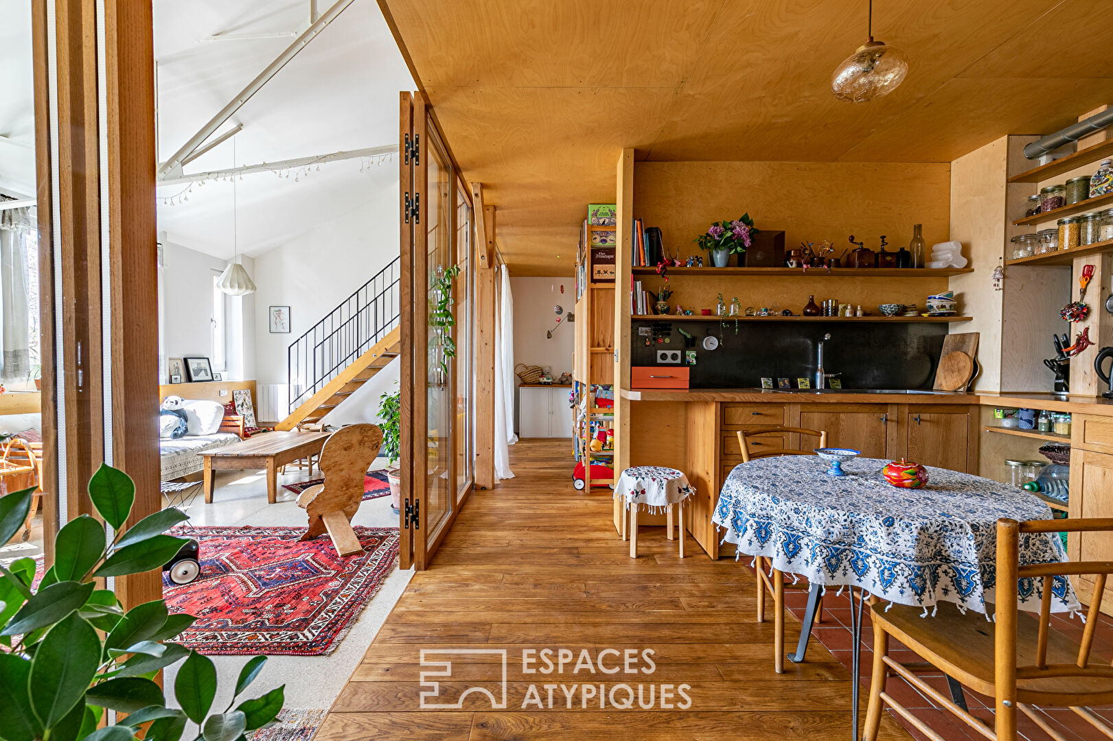 Ecological duplex in an old button shop