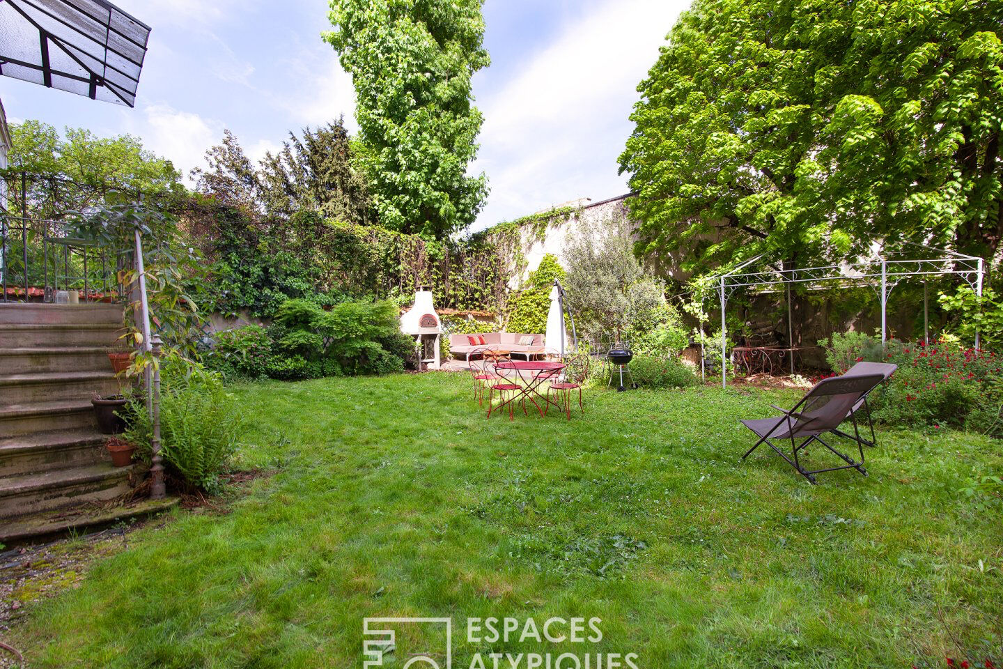 Historic family house in Saint-Mandé and its garden