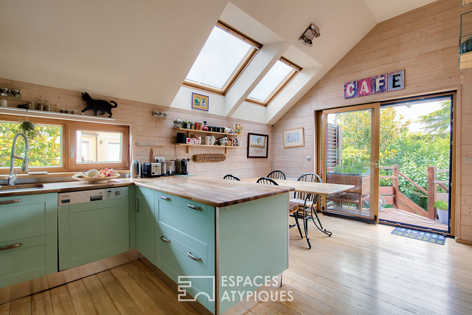 Maison contemporaine en bois à deux pas des Bords de Marne