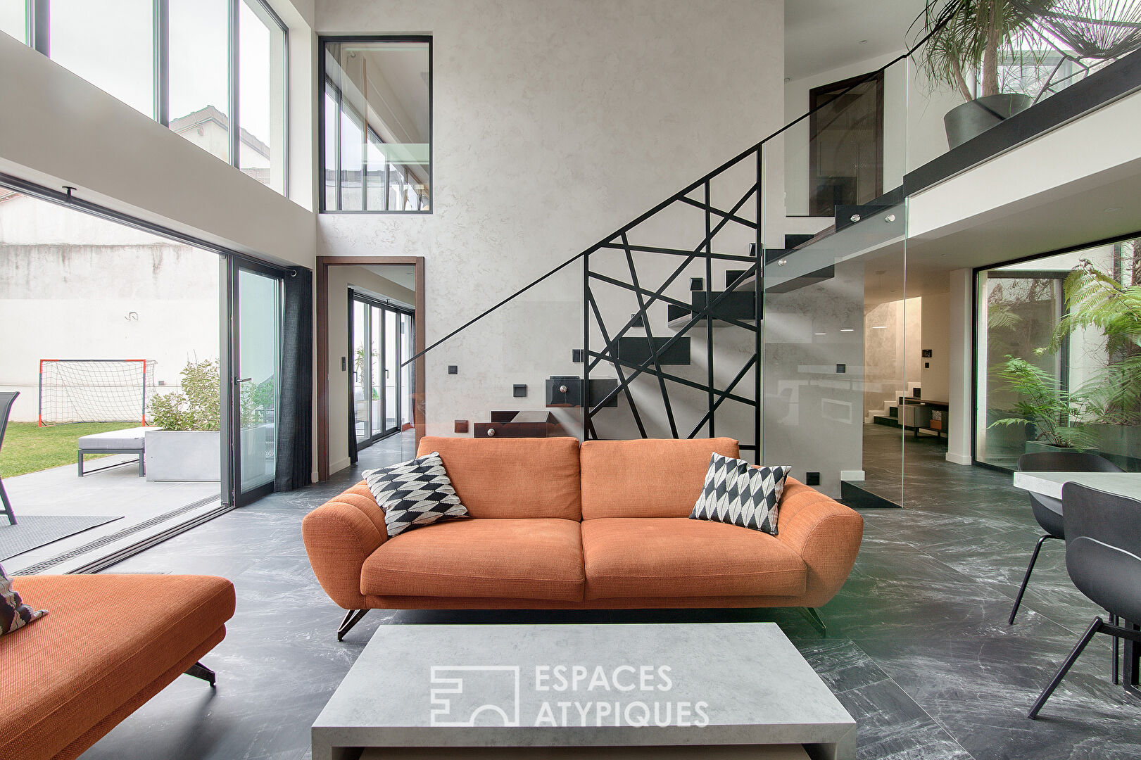 Loft contemporain avec jardin dans l’hypercentre Le Charentonneau