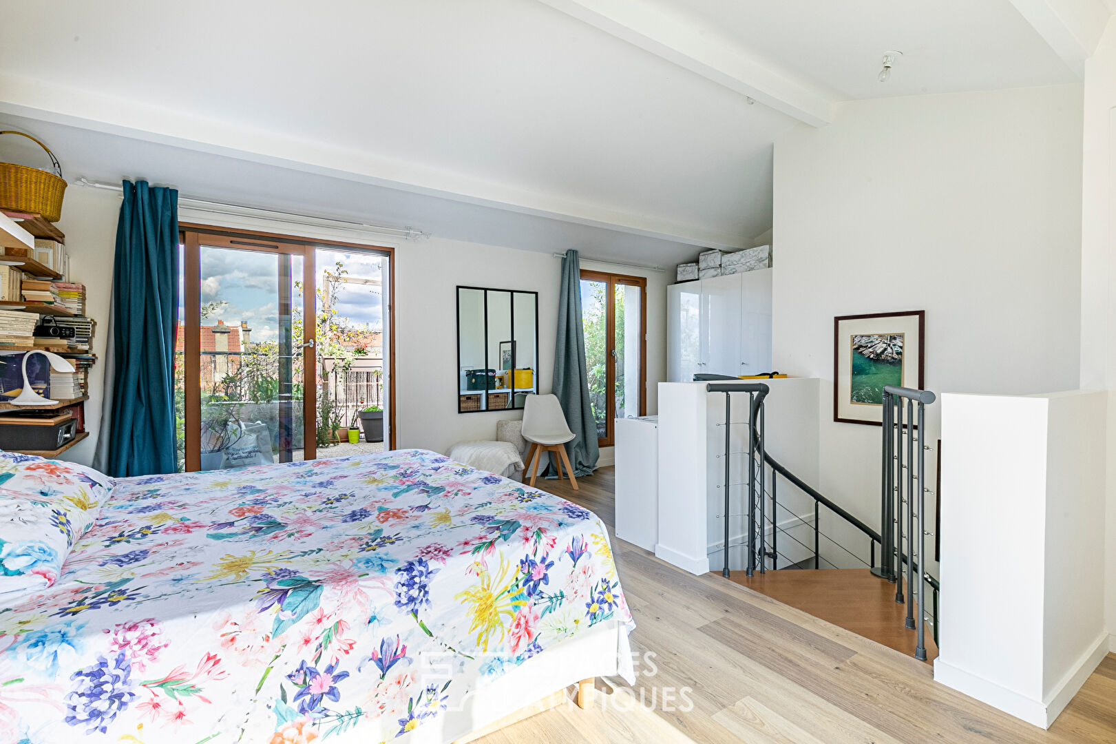 Top floor duplex with rooftop