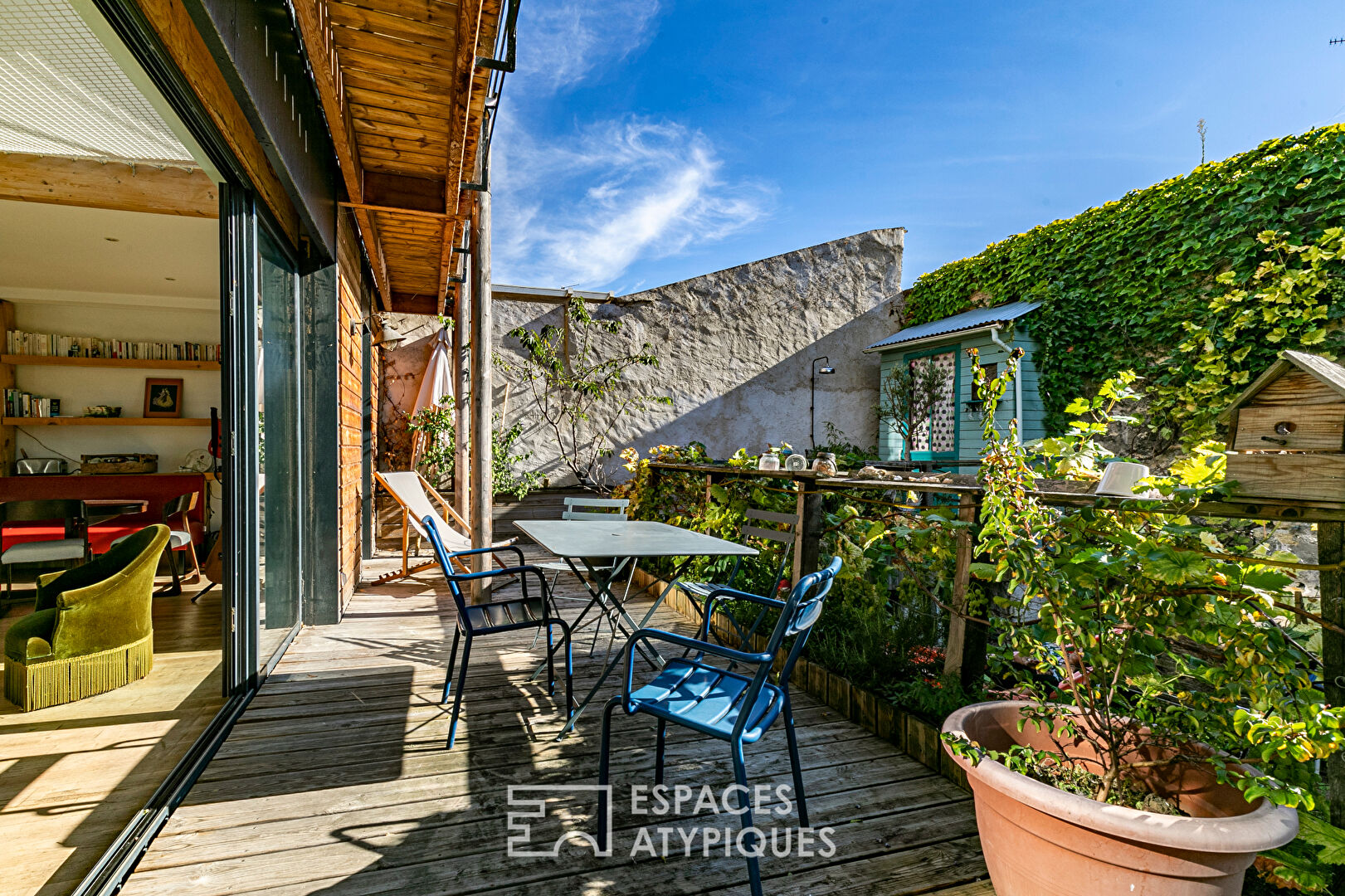 Maison d’architecte basse consommation et son jardin bucolique