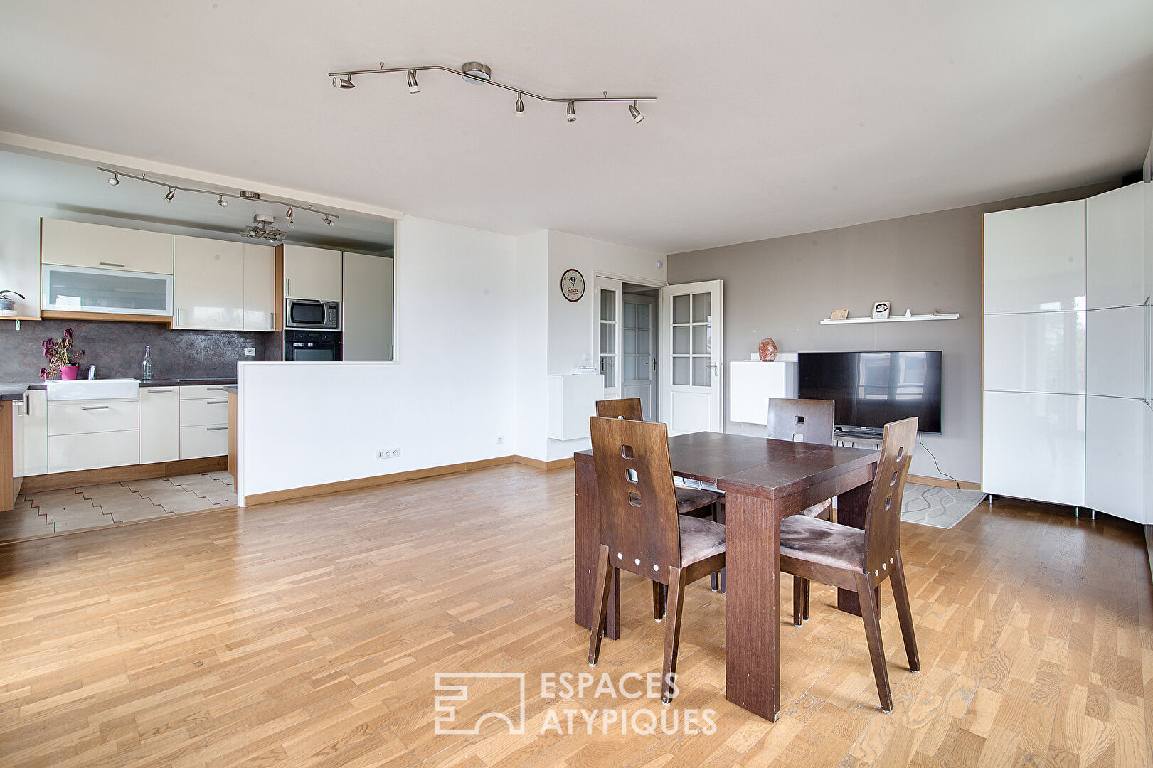 Family apartment with balcony and open view