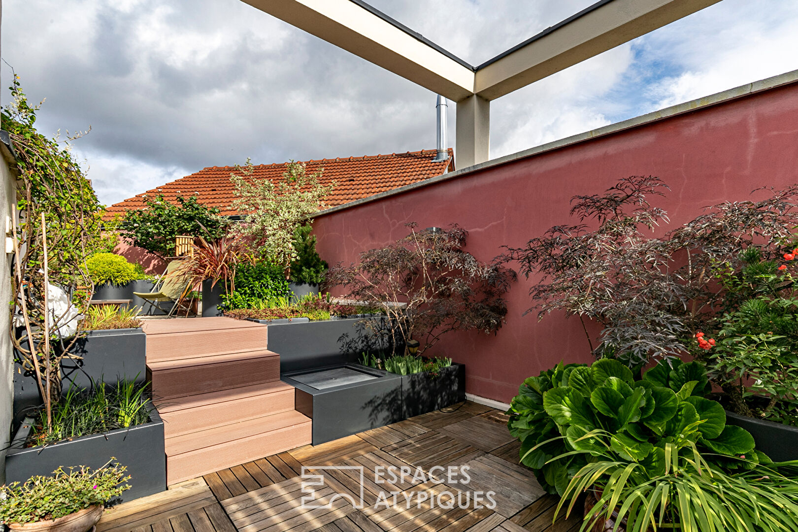 Maison avec d’architecte avec terrasse et jardin au calme absolu