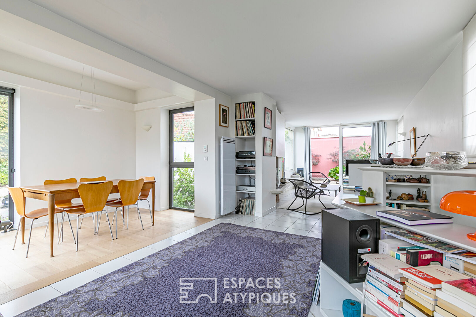 Maison d’architecte avec terrasse et jardin au calme absolu