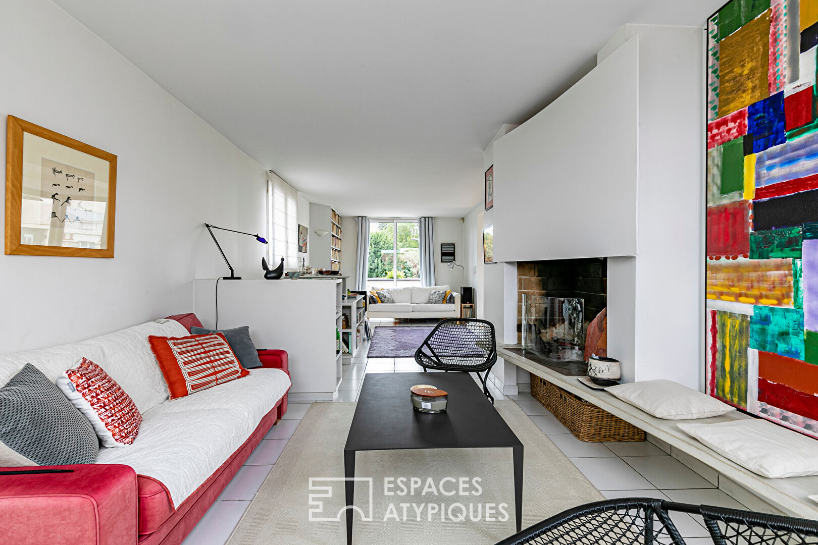 Maison d’architecte avec terrasse et jardin au calme absolu