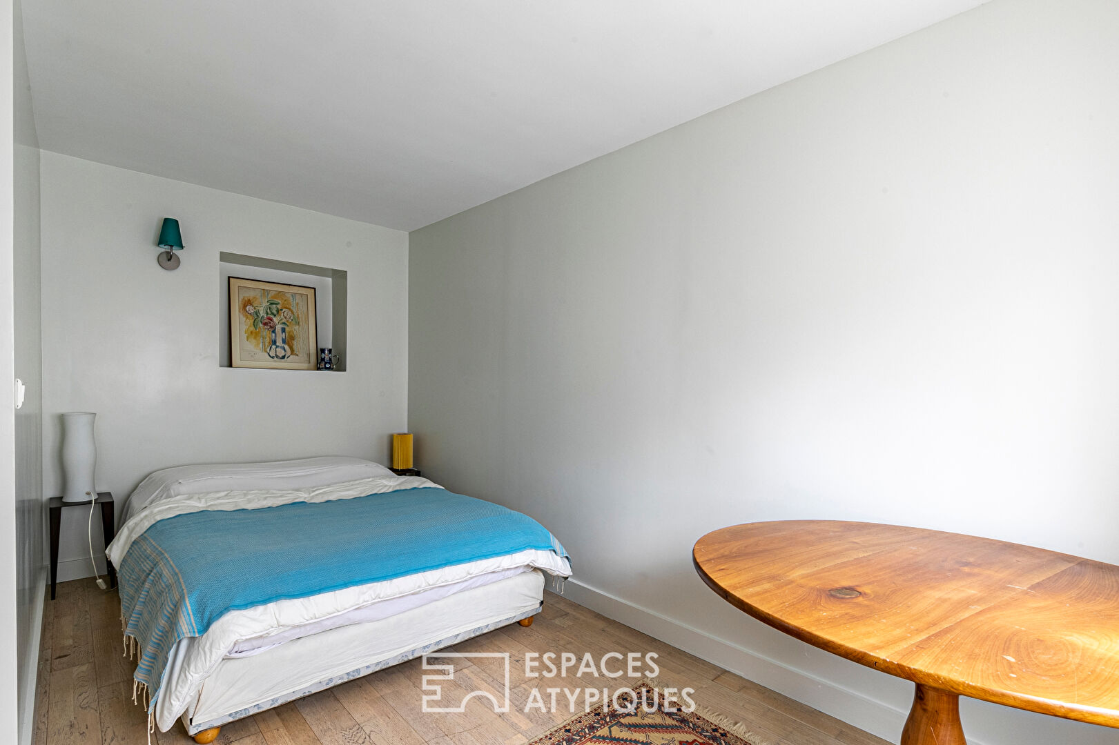 Maison d’architecte avec terrasse et jardin au calme absolu