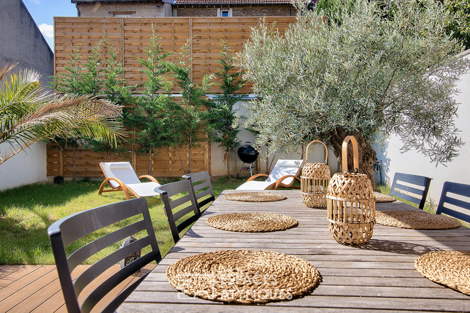 Contemporaine familiale avec terrasse et jardin