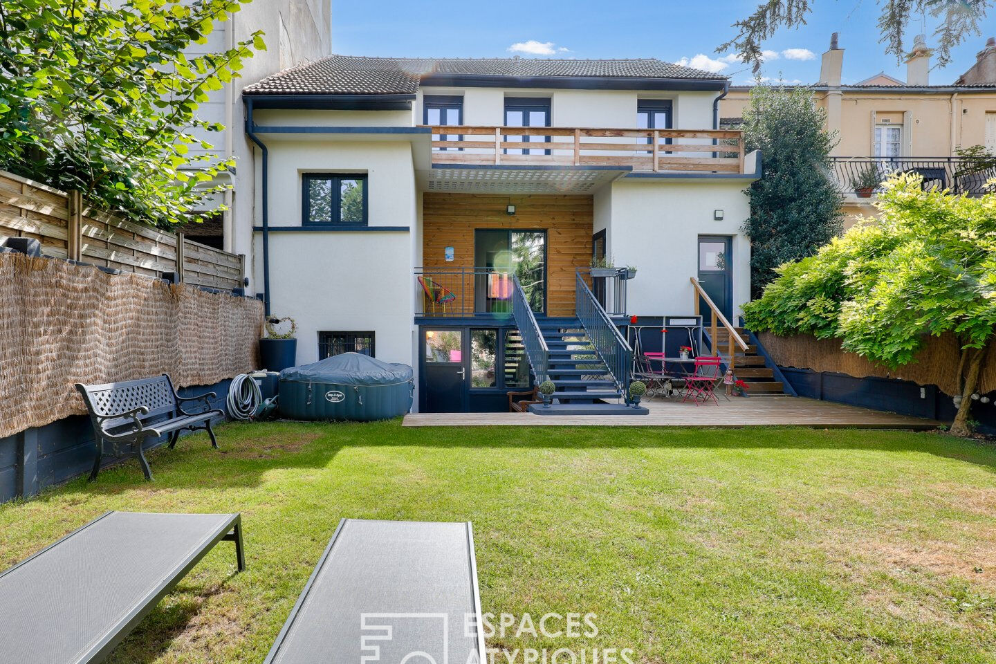 Townhouse with garden