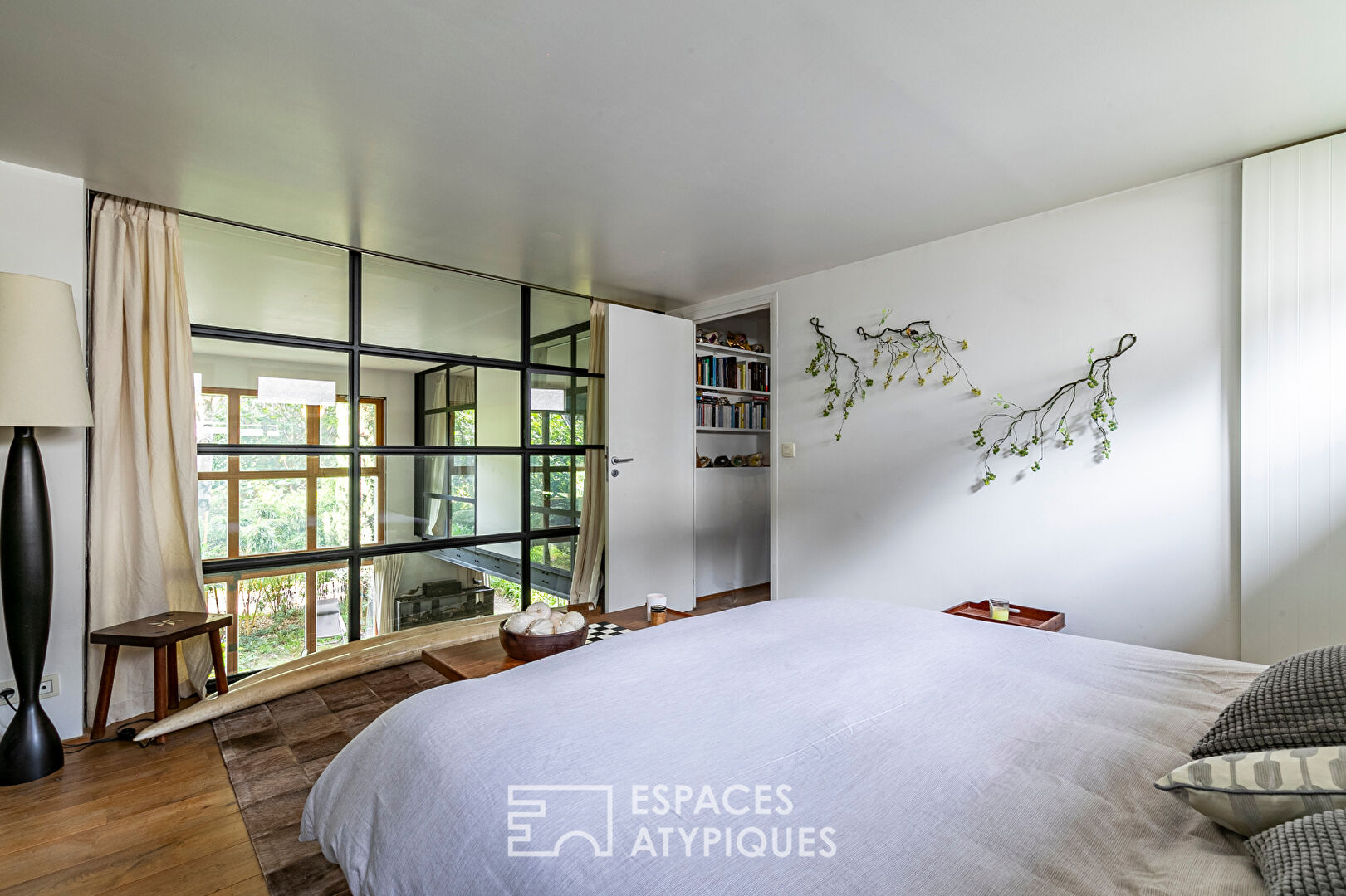 Duplex architect loft overlooking lush garden