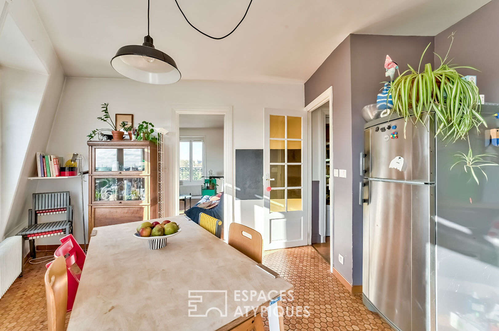 Bright top floor with view