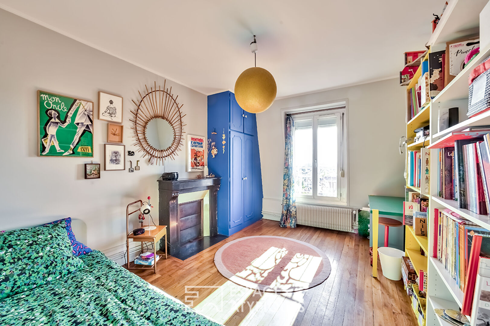 Bright top floor with view