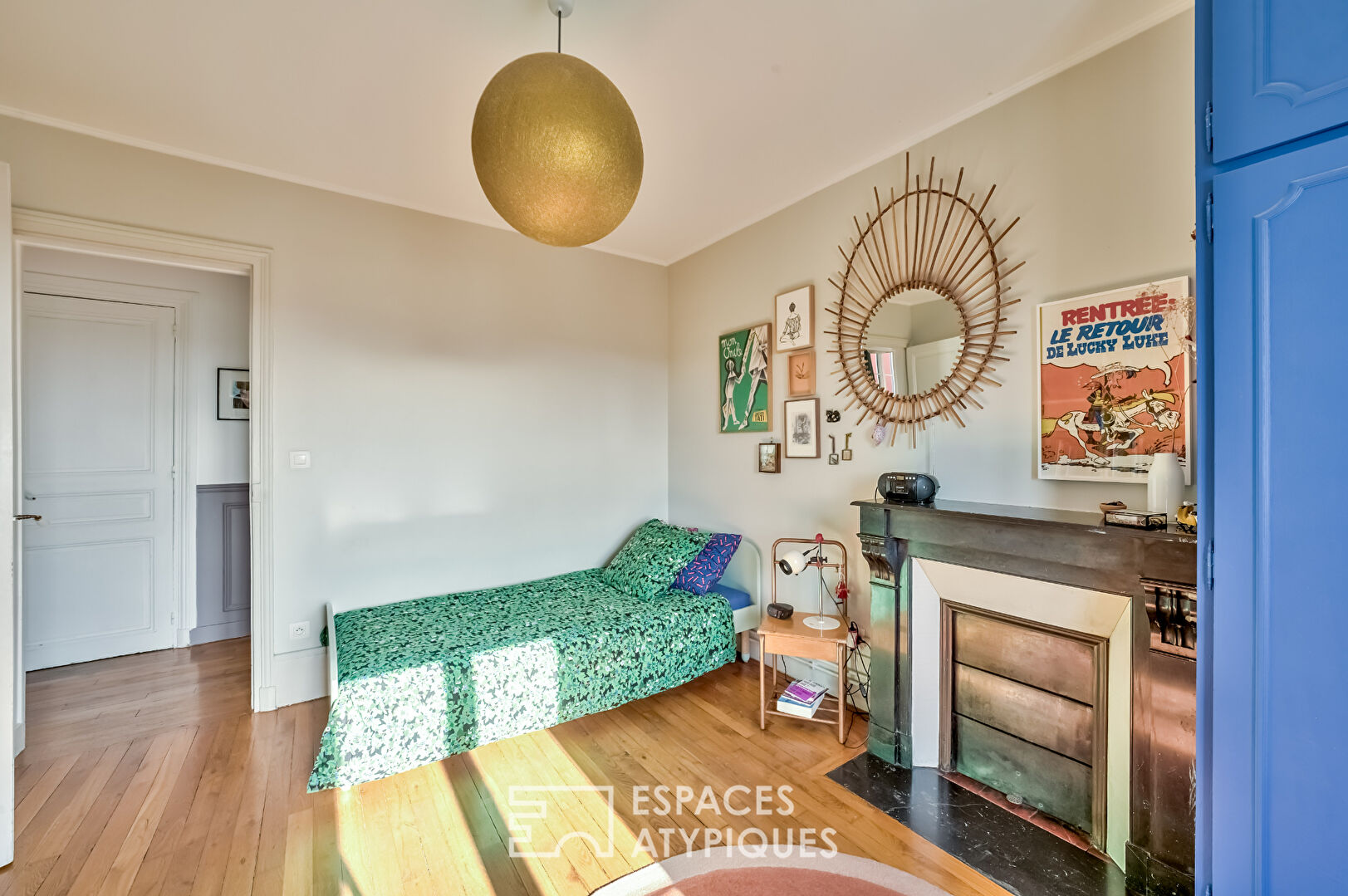 Bright top floor with view