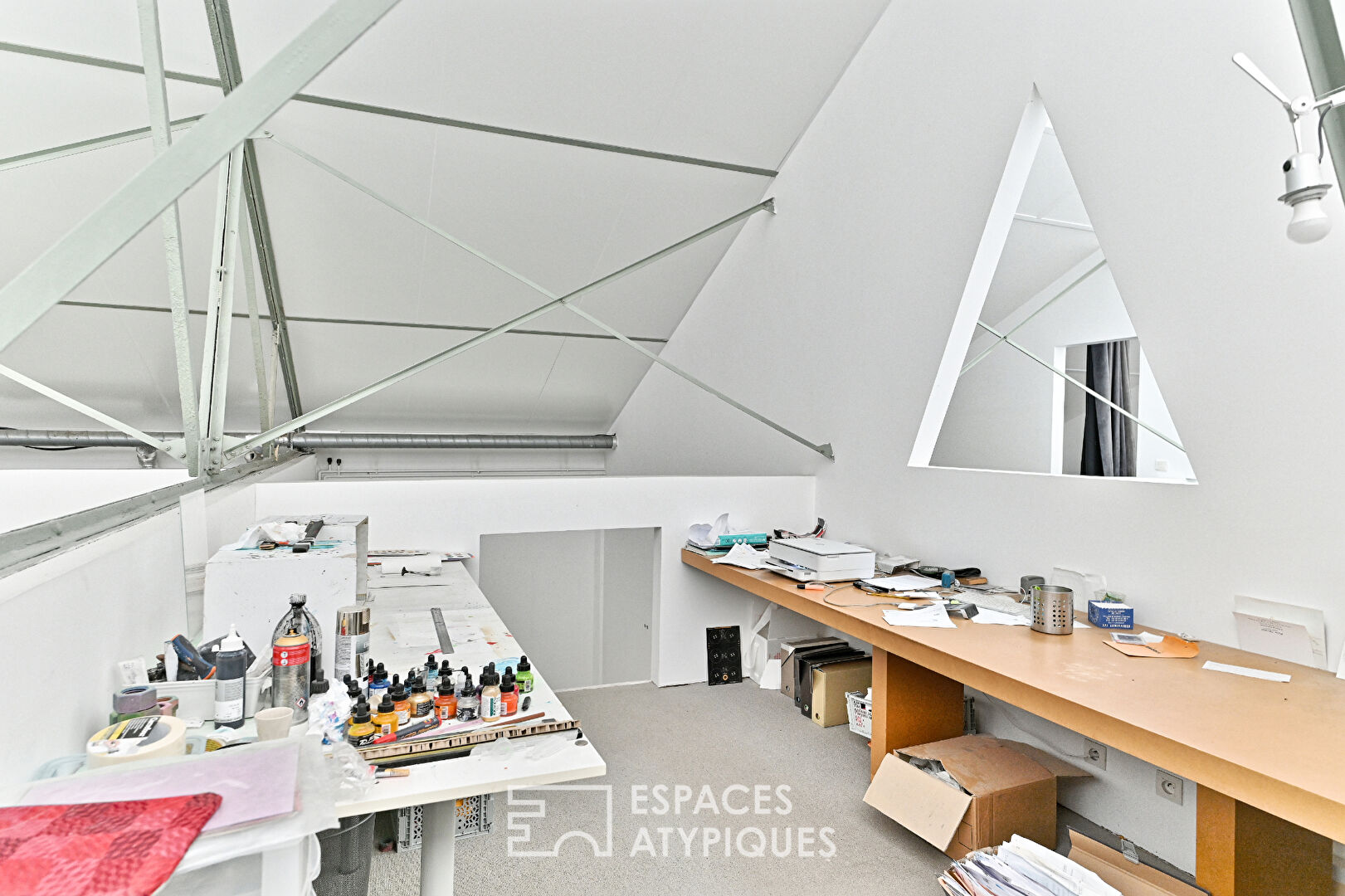 Japanese-style architect’s loft on the outskirts of Paris