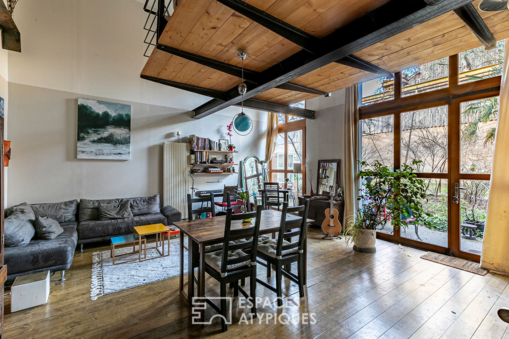 Intimate duplex loft with terrace and garden