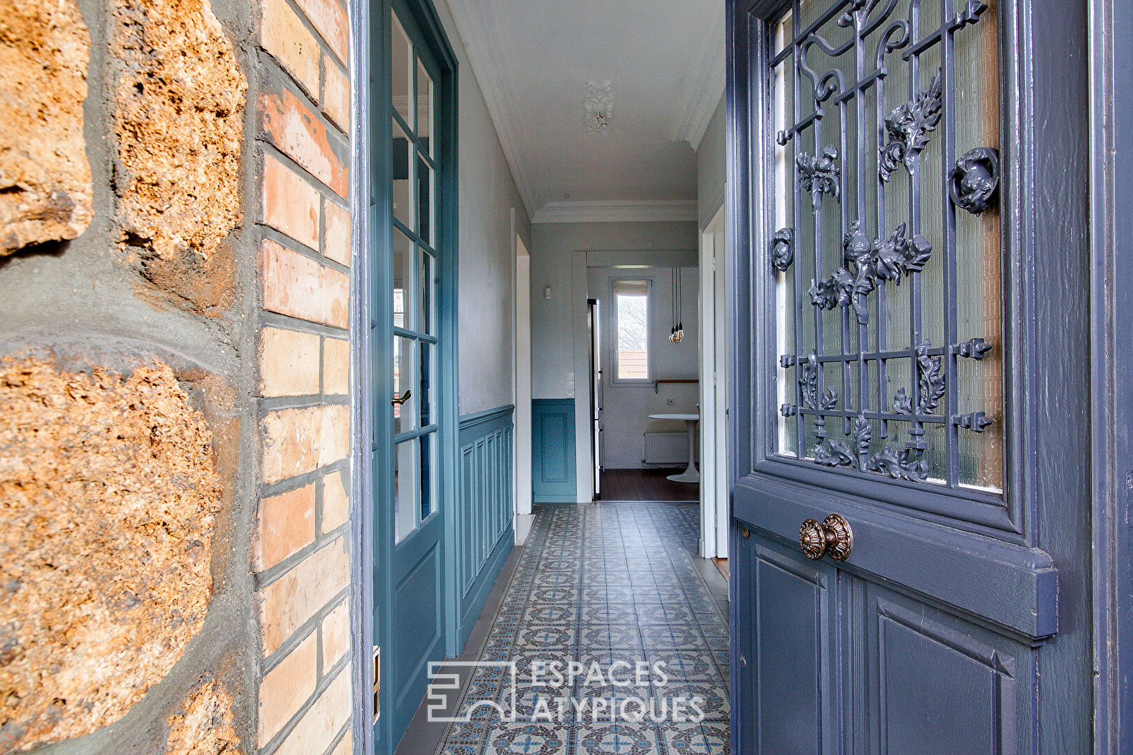 Renovated millstone with garden and workshop