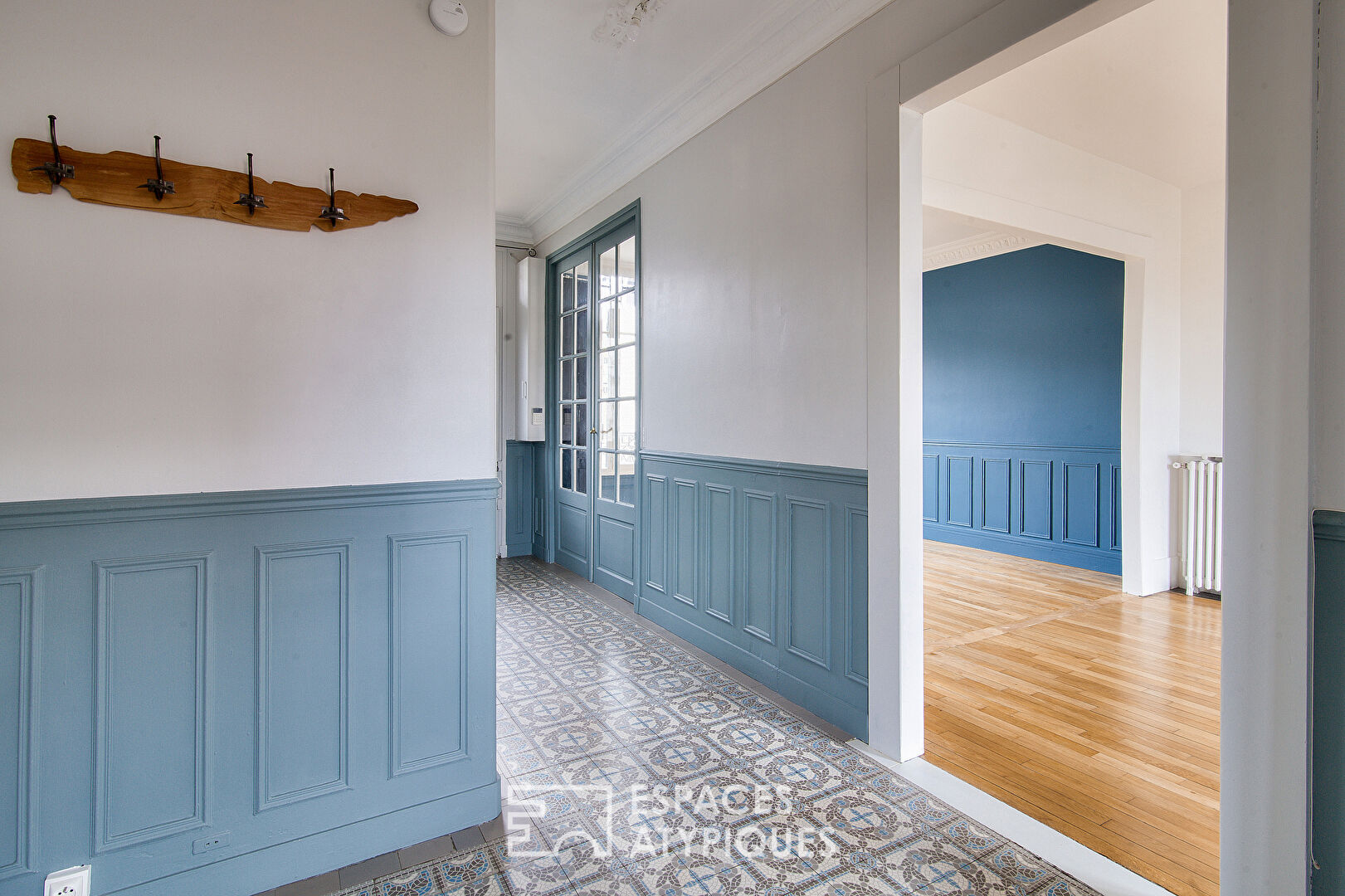 Renovated millstone with garden and workshop