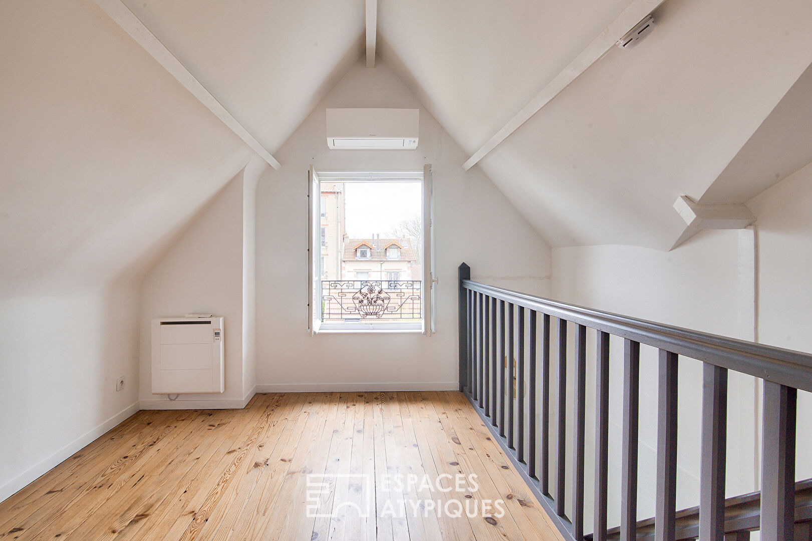 Renovated millstone with garden and workshop