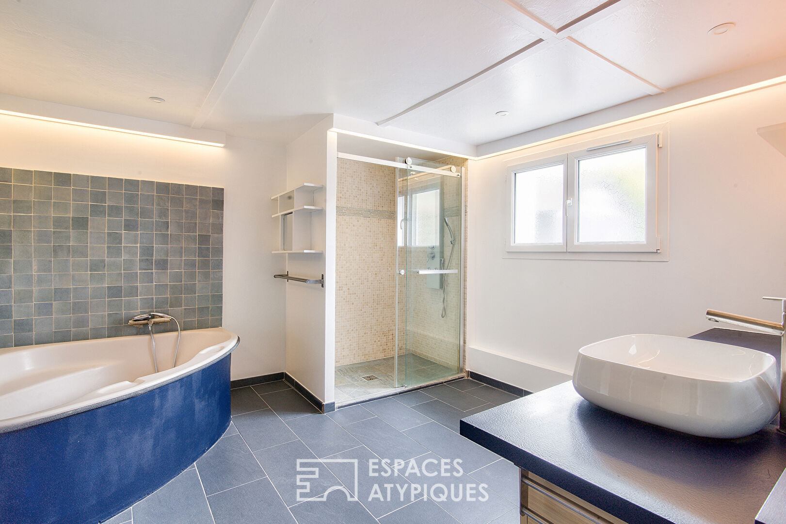 Renovated millstone with garden and workshop