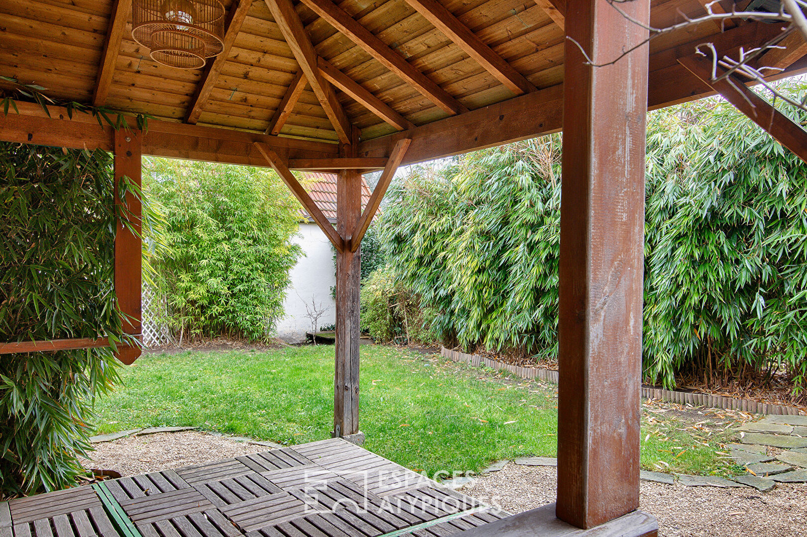 Renovated millstone with garden and workshop