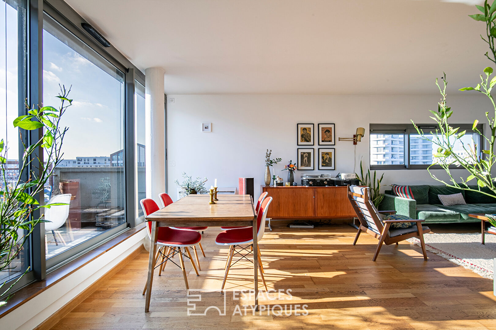 Panoramic apartment with terrace