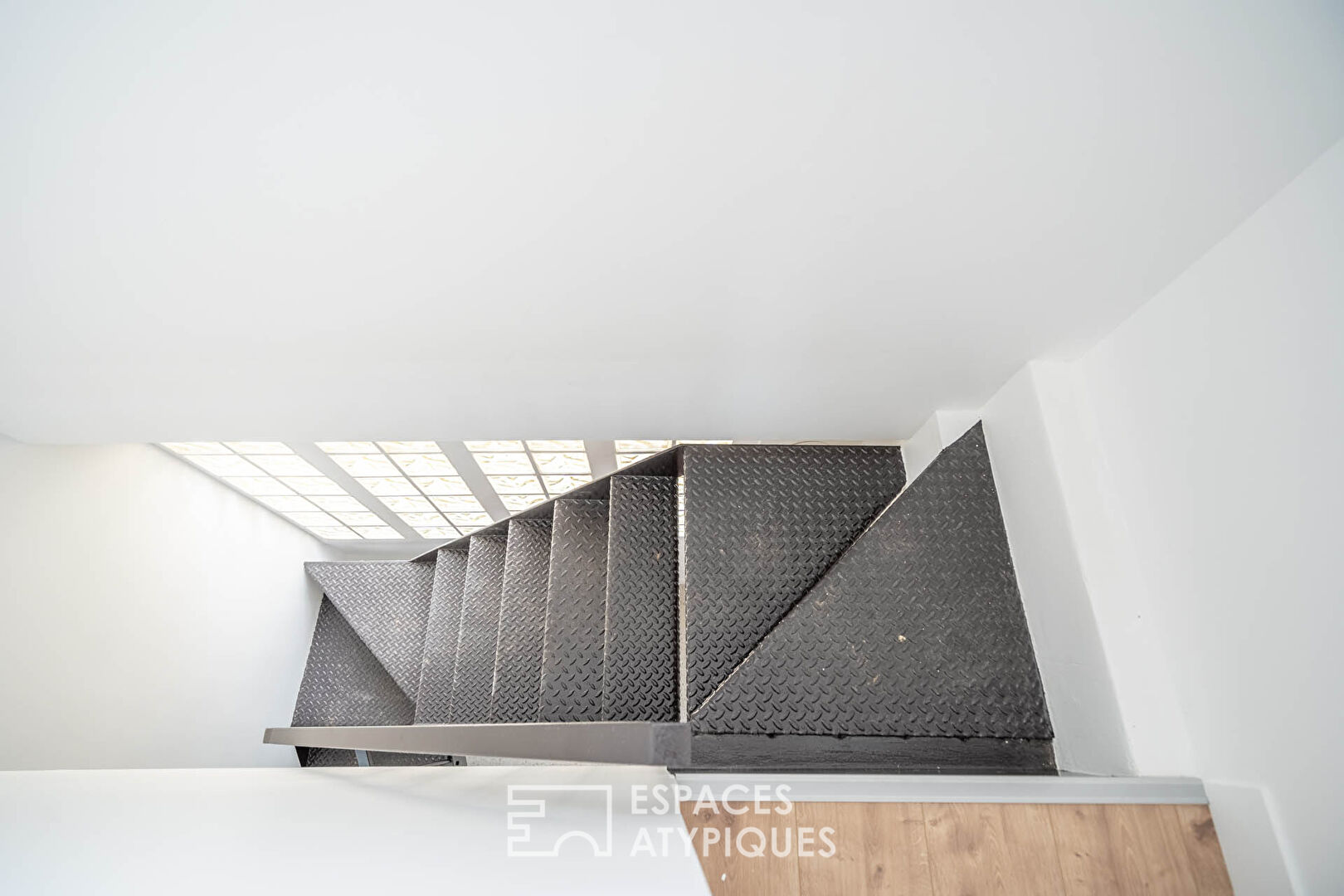 Duplex avec jardin, esprit maison en plein Charentonneau