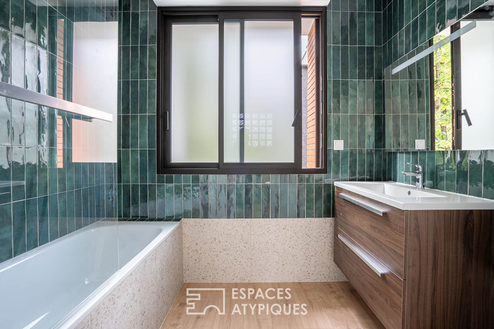 Duplex avec jardin, esprit maison en plein Charentonneau