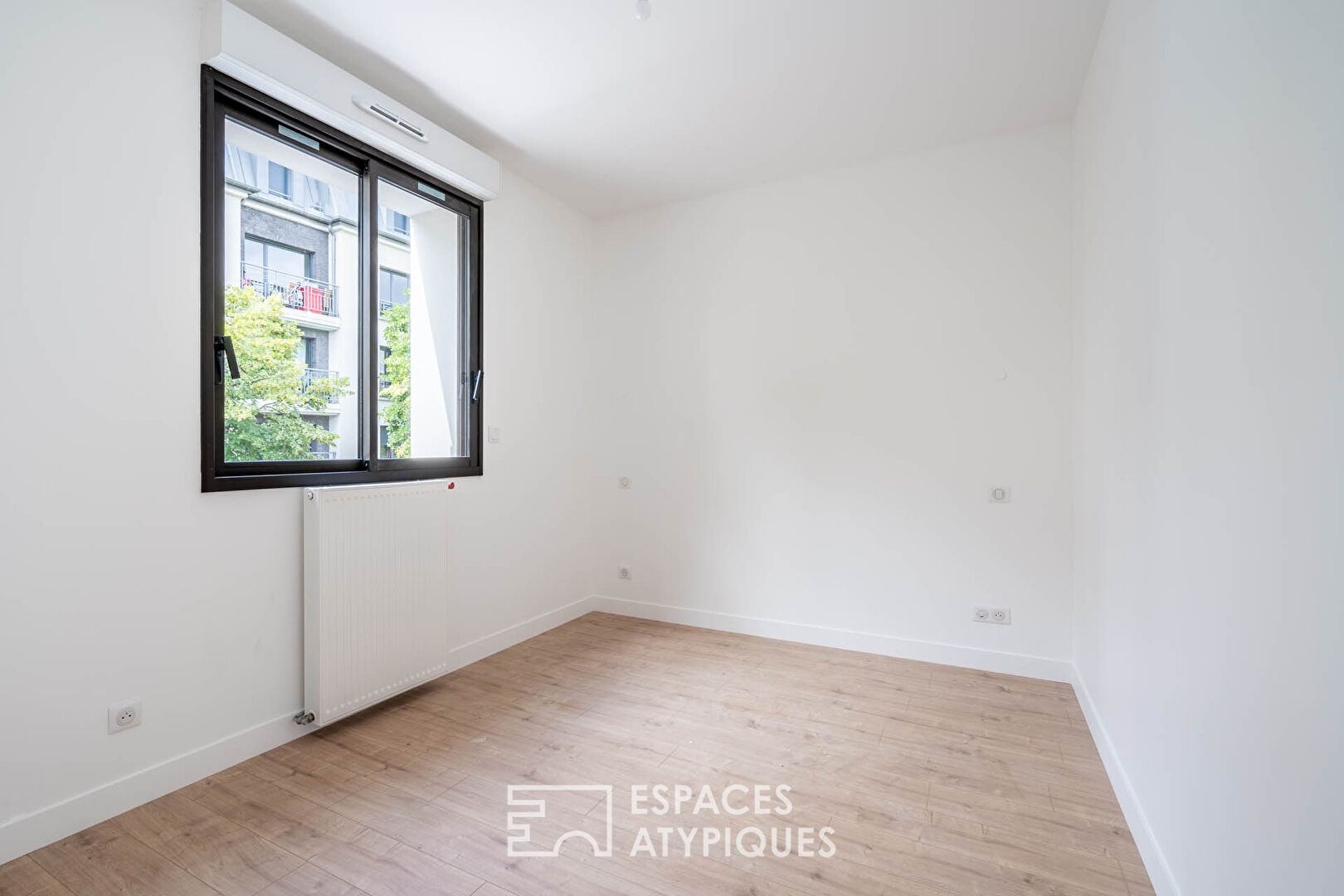 Duplex avec jardin, esprit maison en plein Charentonneau
