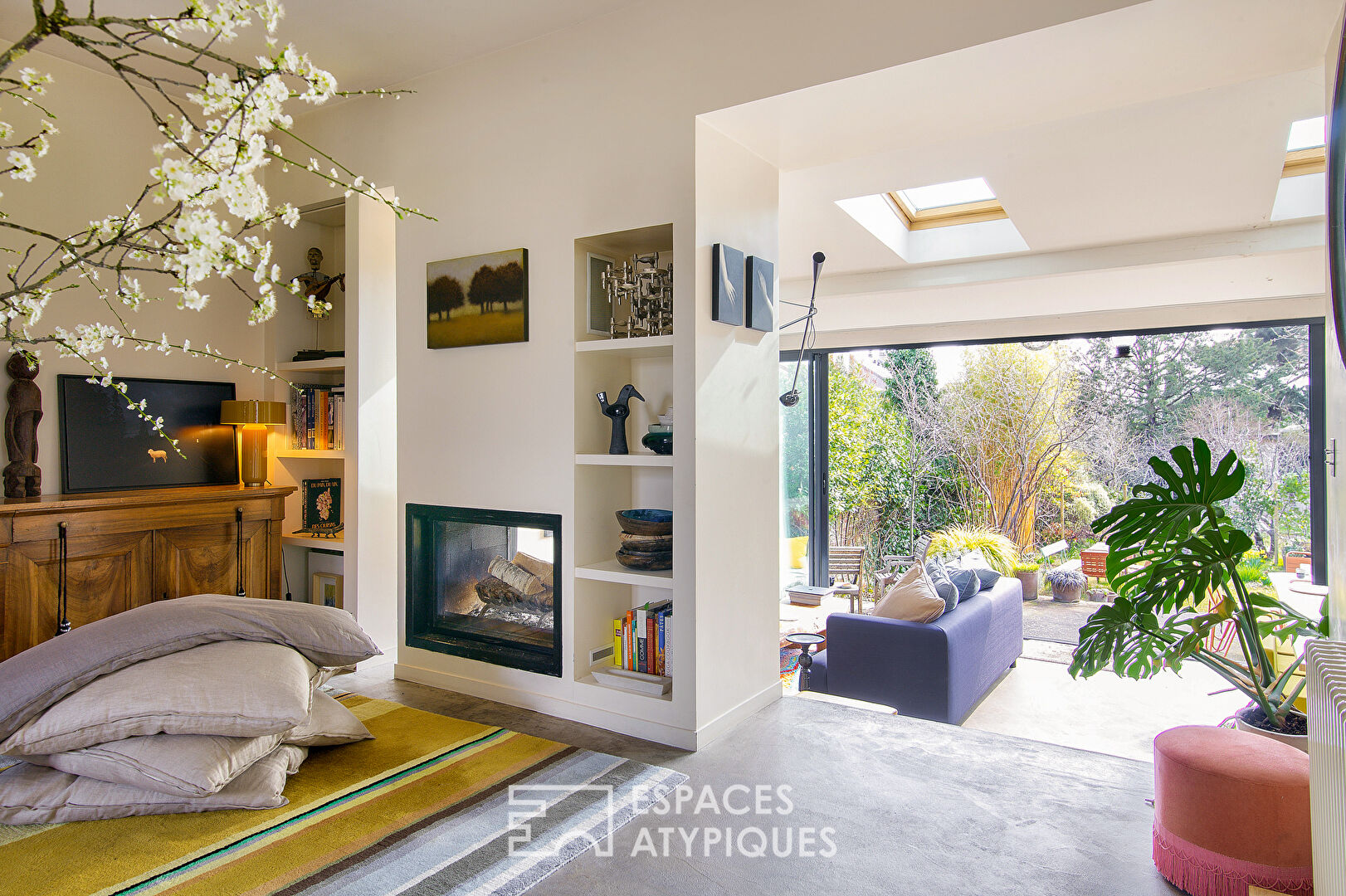 Rare family house with garden in an idyllic setting