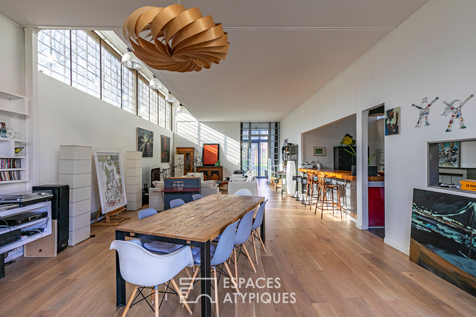 Loft convivial avec terrasse et son oasis de verdure