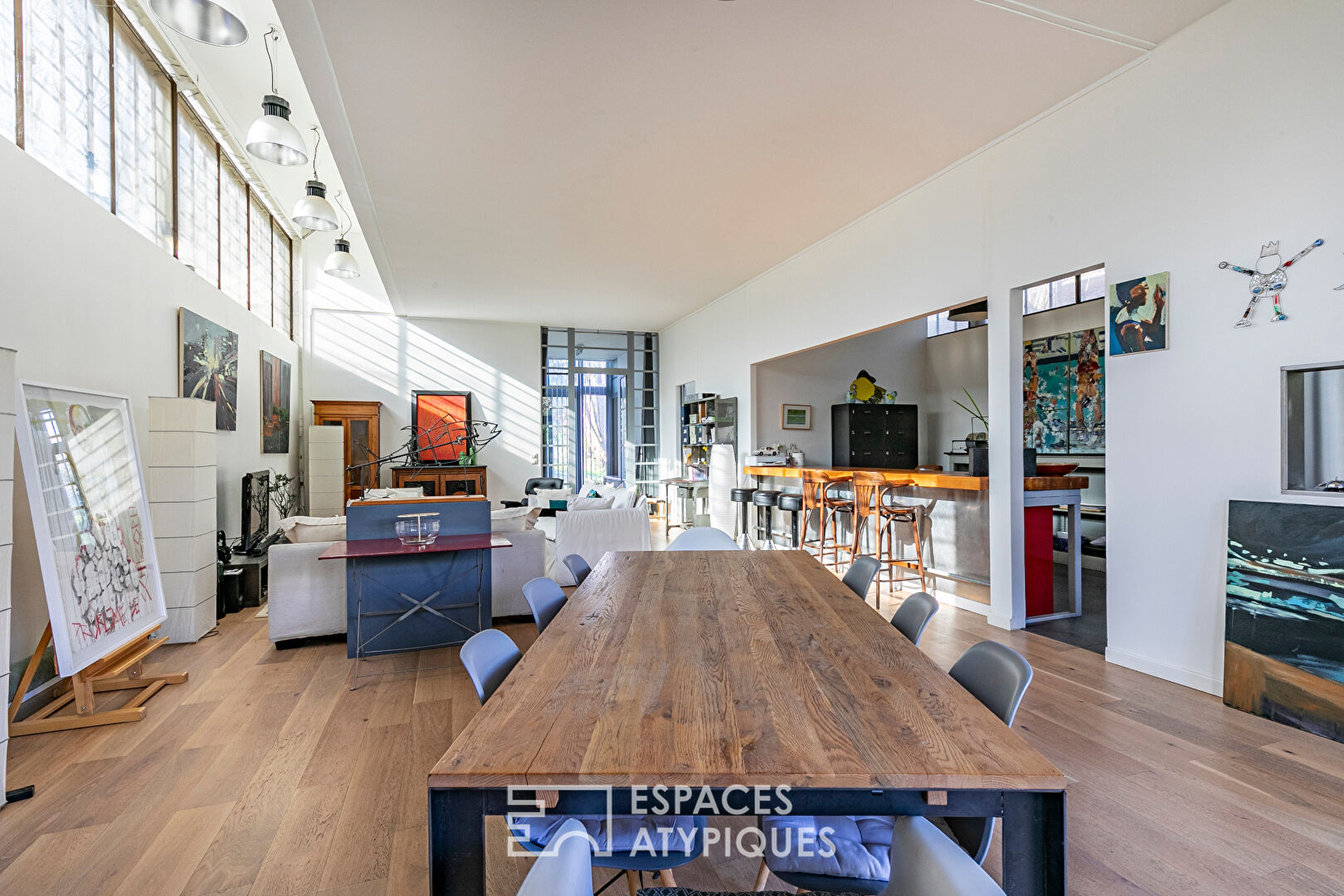 Loft convivial avec terrasse et son oasis de verdure