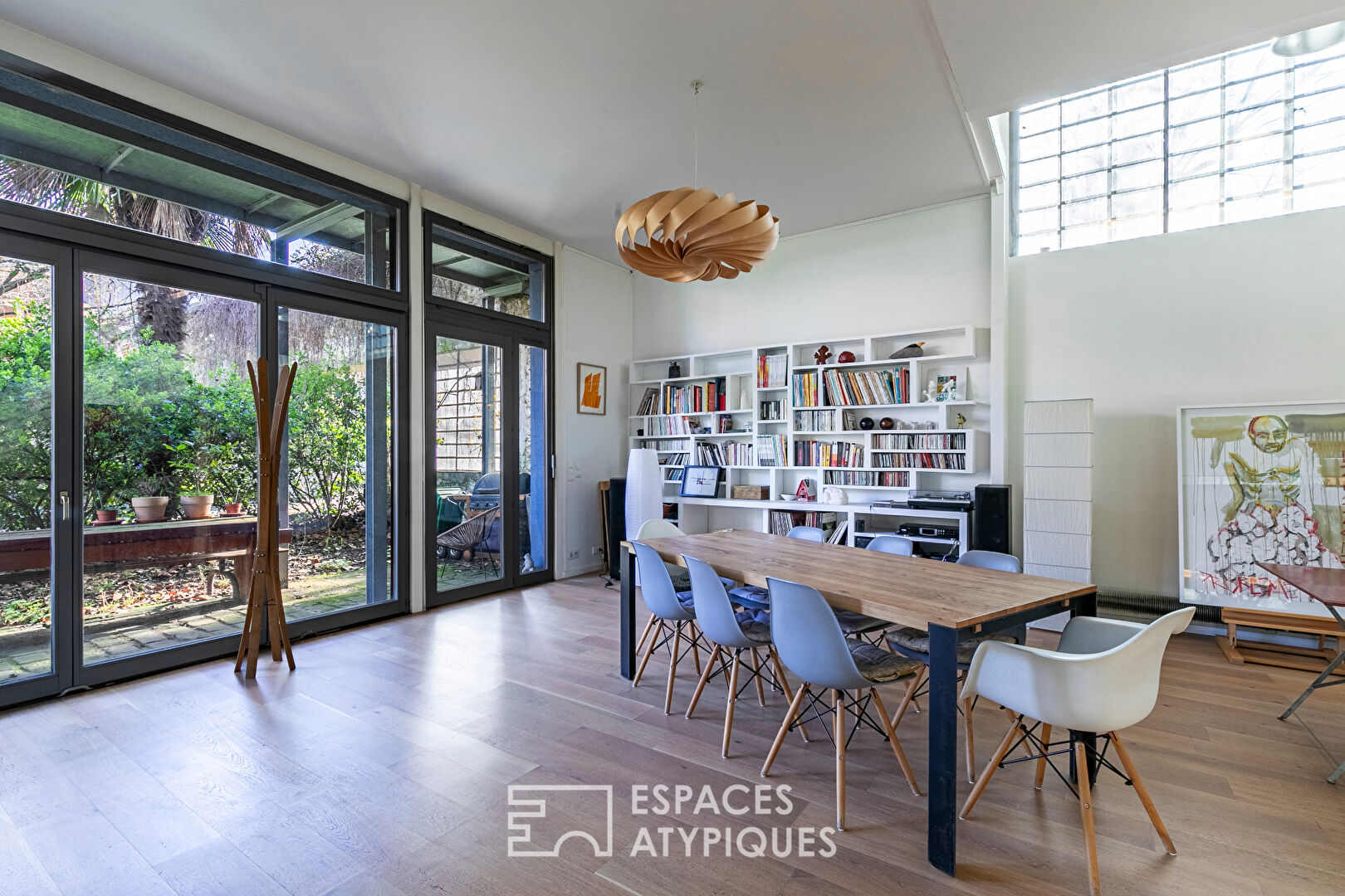 Loft convivial avec terrasse et son oasis de verdure