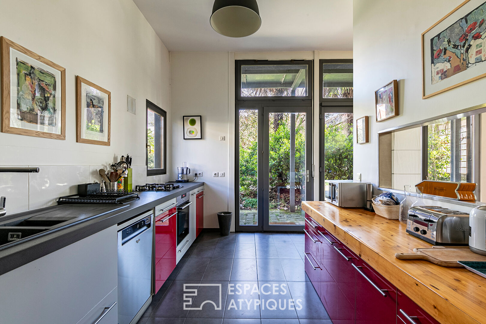 Loft convivial avec terrasse et son oasis de verdure