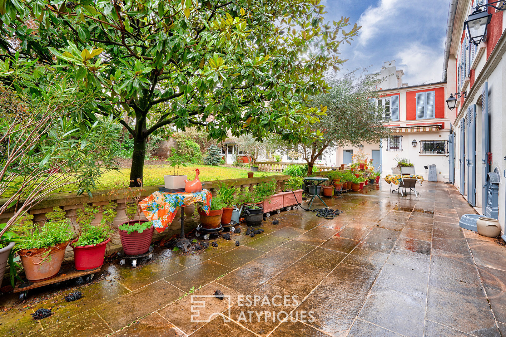 Historic property with garden from the mid-19th century