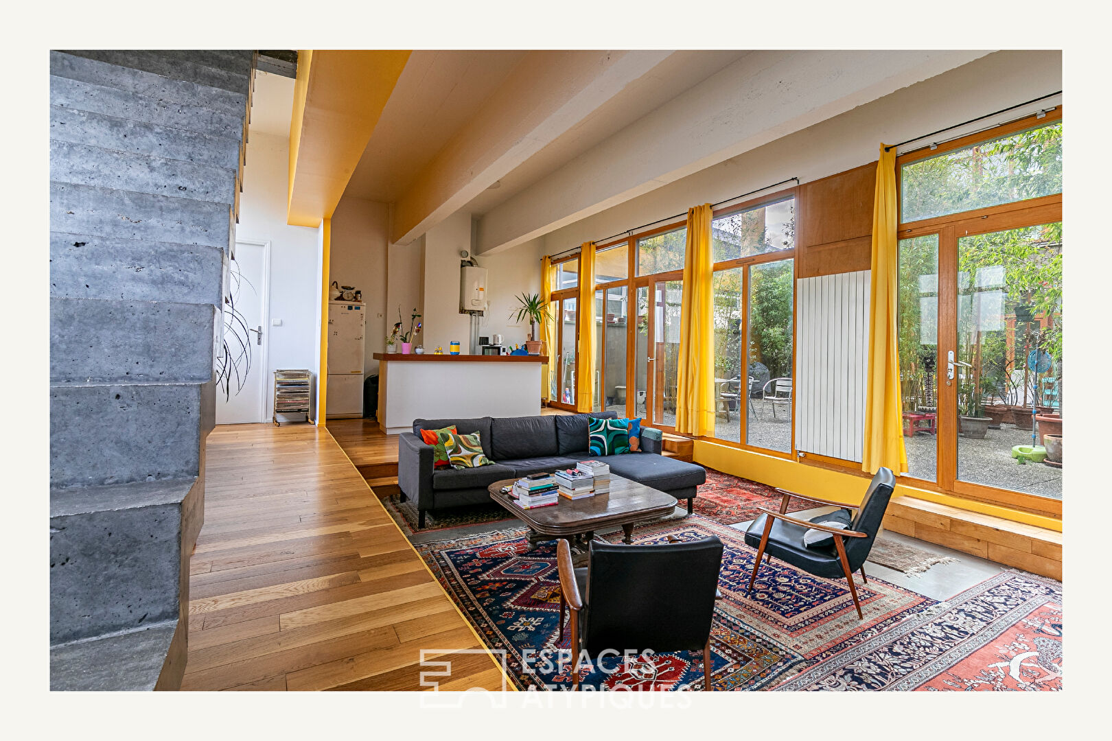 Loft en duplex avec terrasse dans une ancienne graineterie