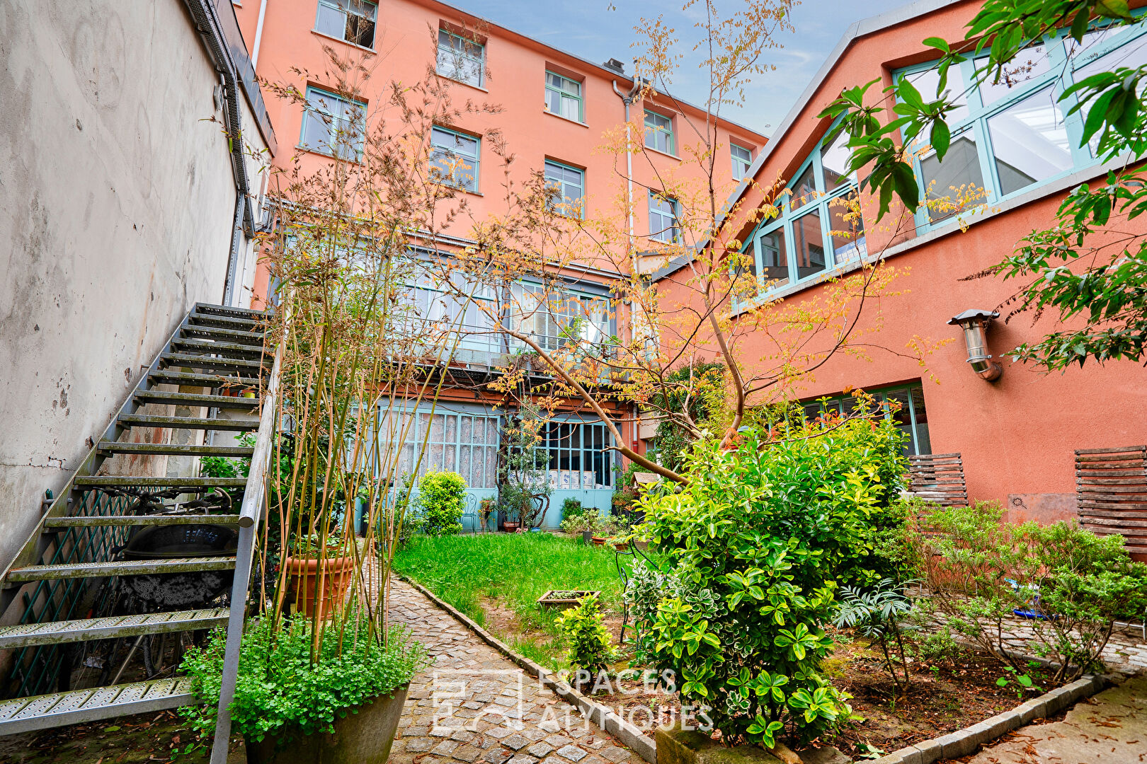 Artist’s loft on the ground floor