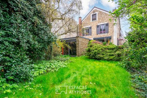 Townhouse with extension and lush garden