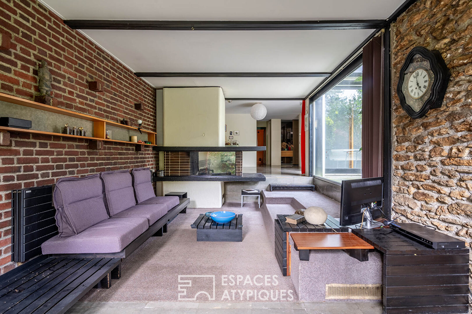 Townhouse with extension and lush garden