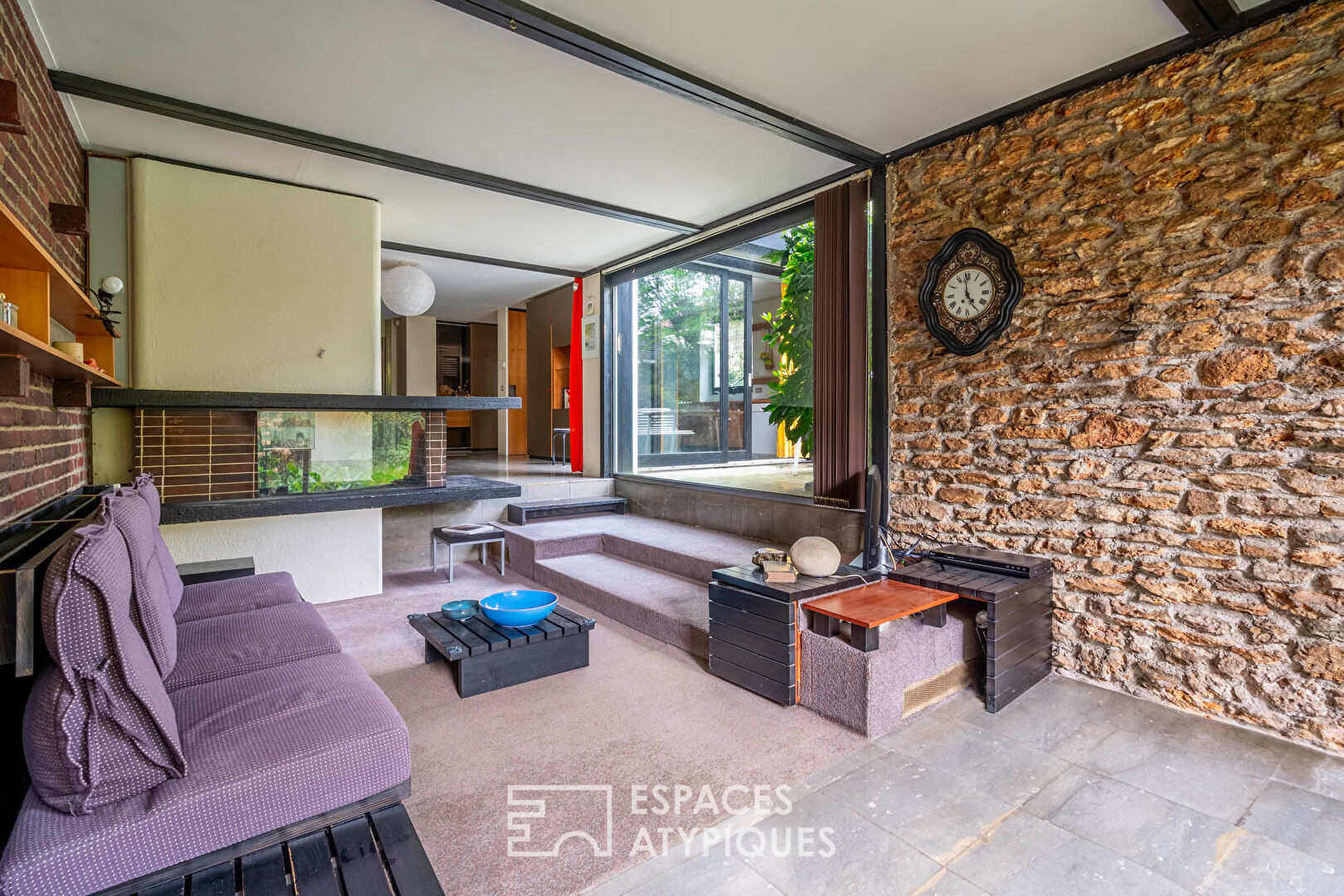 Townhouse with extension and lush garden