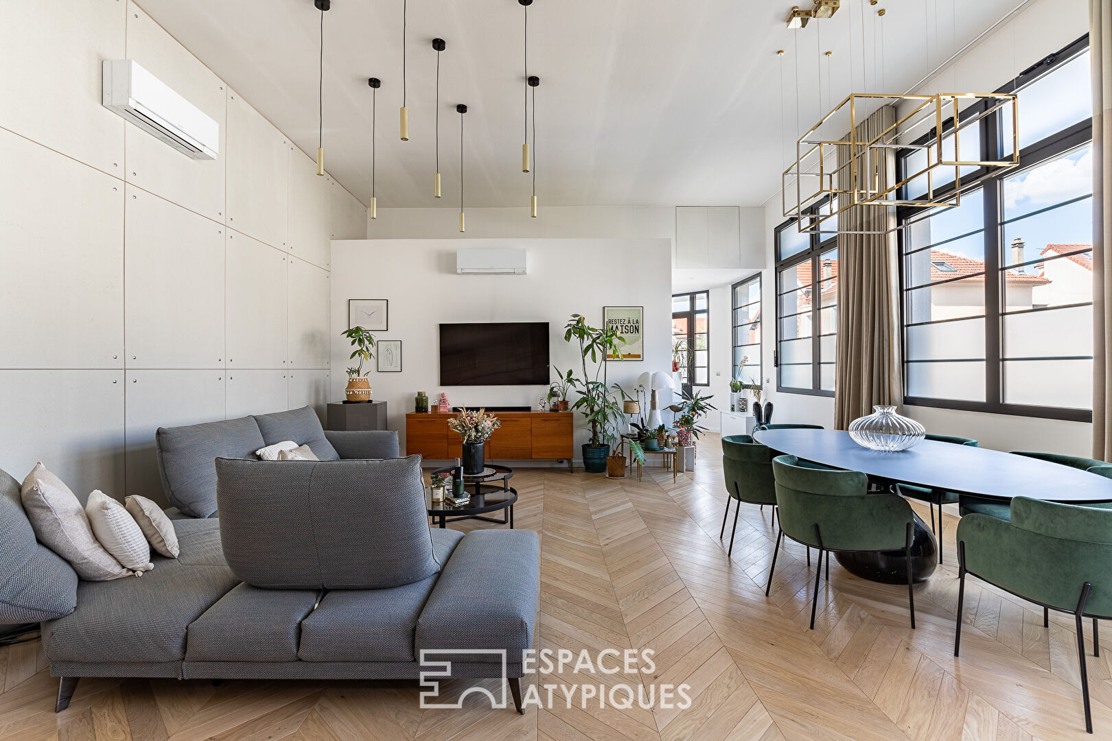 Loft familial contemporain avec toit terrasse