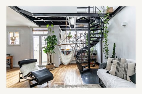 Duplex loft with terrace “like a nest” on the top floor