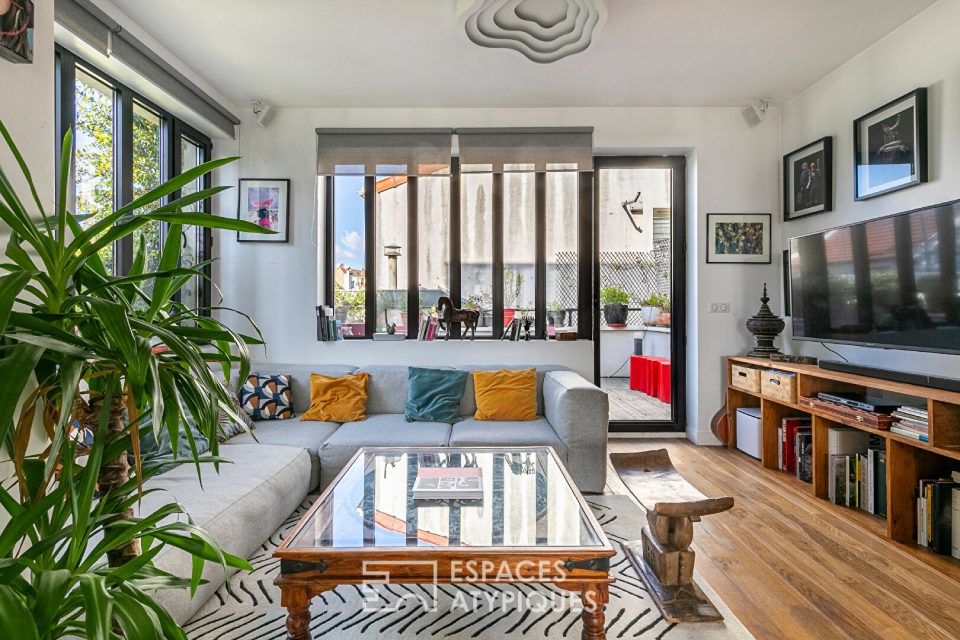 Maison d'architecte avec double terrasse et jardin