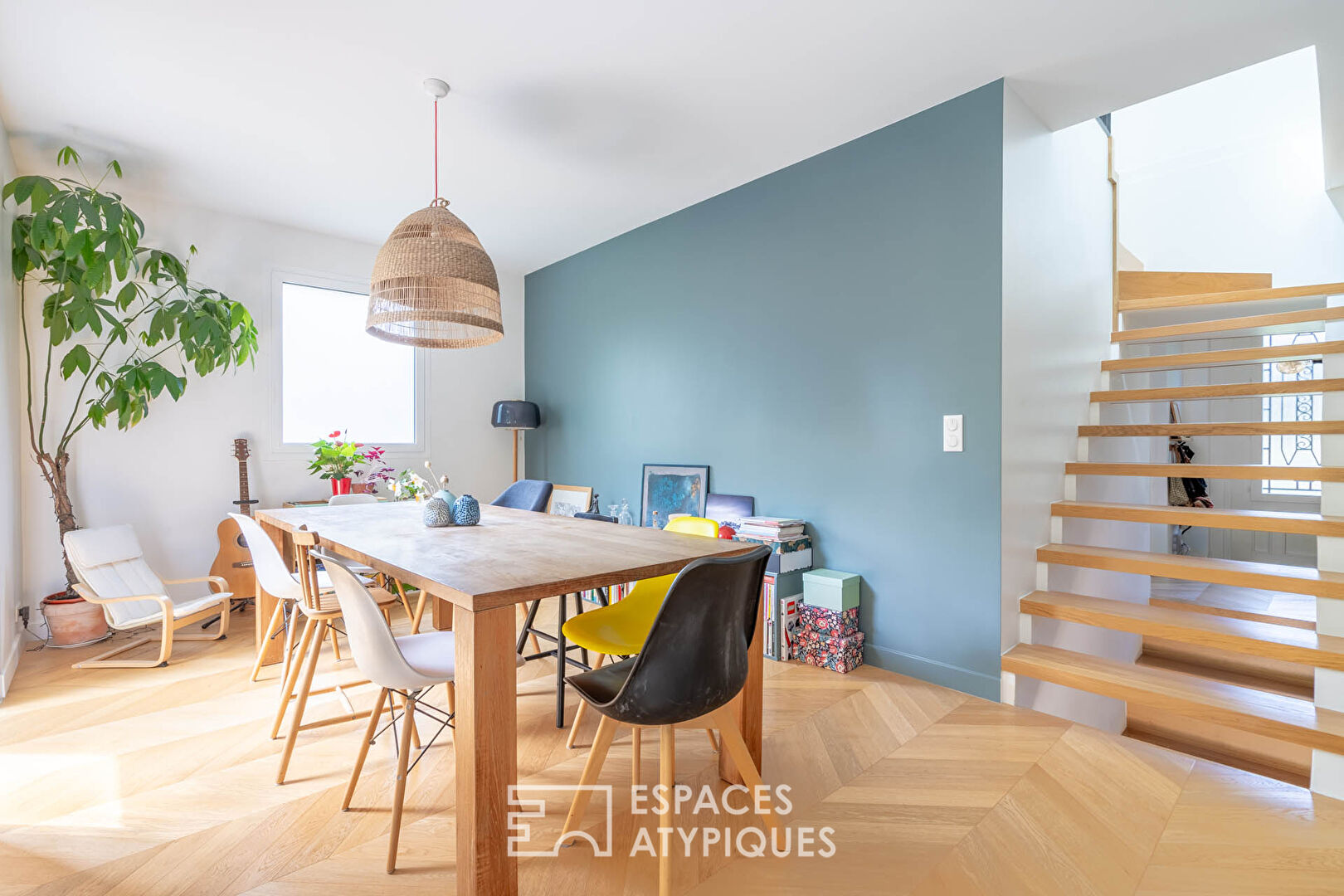 Meulière et contemporaine, rénovée par architecte, en bord de Marne