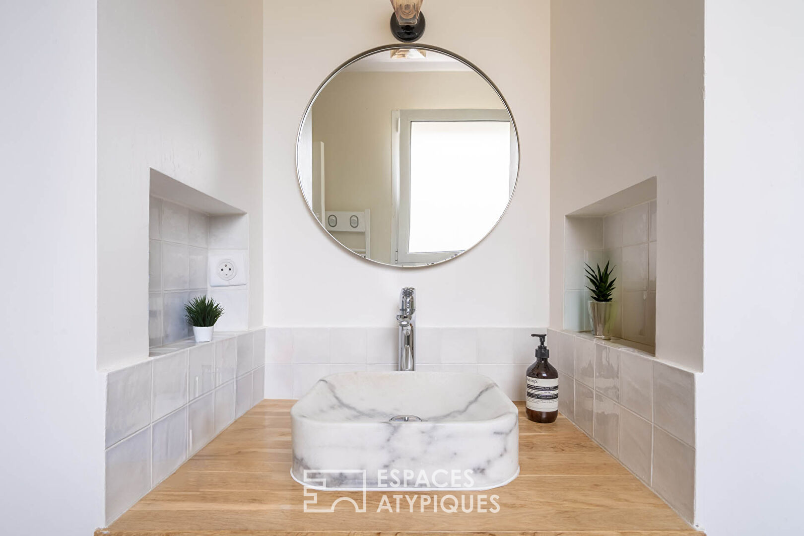 Meulière et contemporaine, rénovée par architecte, en bord de Marne